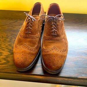 ALLEN EDMONDS Suede Wingtip Oxfords.  Size 10.5 D